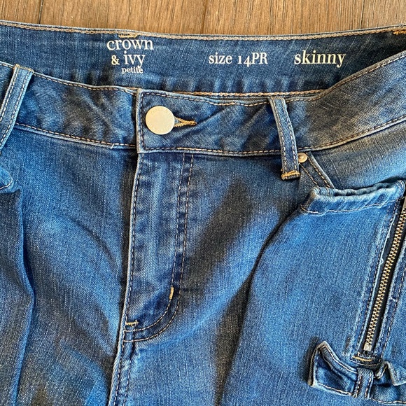 Crown & Ivy Skinny Jeans w/ Zipper & Bow on Ankle - Picture 9 of 12